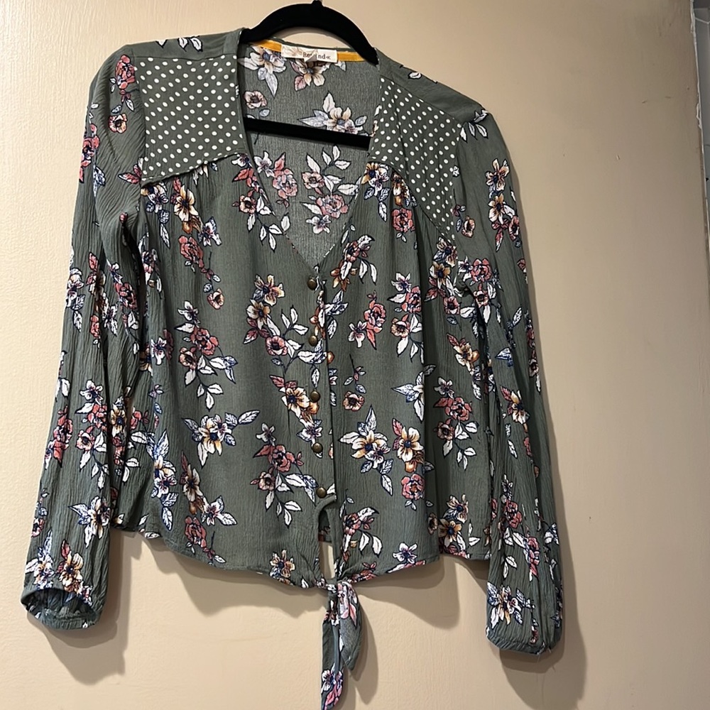 Womens Brass front button L/S top. Green with flowers and dots on front yoke.
